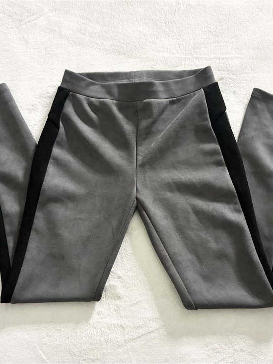 bebe Pants - BEBE faux suede black and gray colorblock leggings
